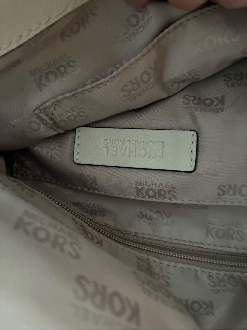MICHAEL Michael Kors Off White Leather Bedford Crossbody Bag - Picture 10 of 15